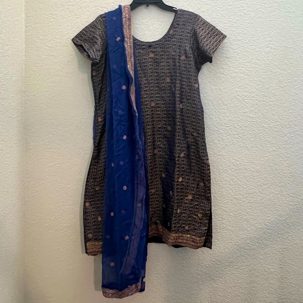 3 pc Indian/Pakistani outfit